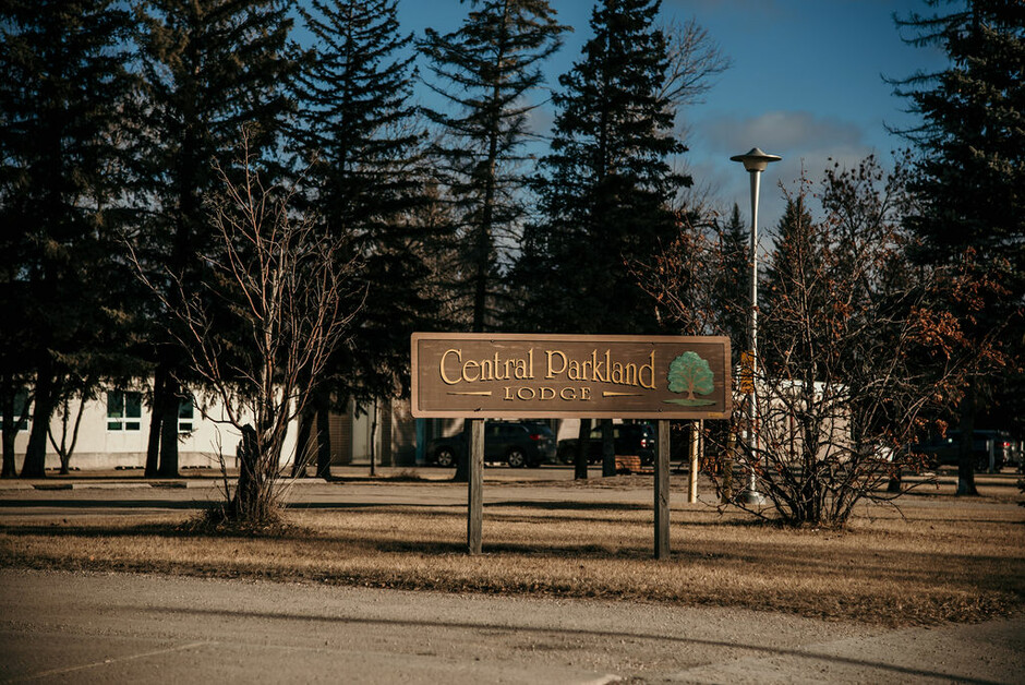 Exterior of Central Parkland Lodge senior home. 