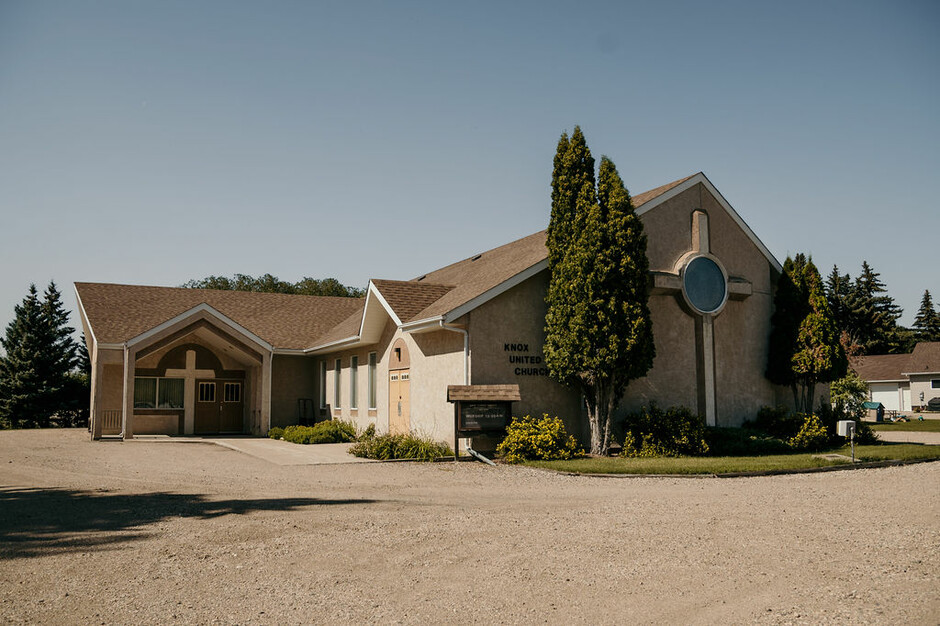 Exterior of Knox United Church building.